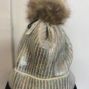 Metallic Ribbed Winter Hat with Fur Pom Pom
